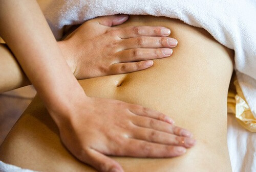 Cách làm giảm đau bụng kinh hiệu quả– Massage bụng